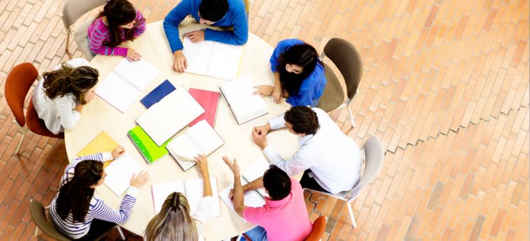 Quand l’intelligence vient aux groupes
